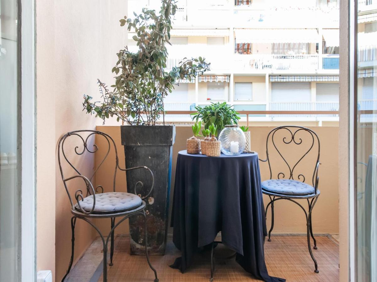 Nice Apartment In Menton With Balcony Terrace Eksteriør bilde